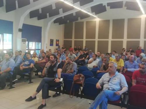 Η ΓΣΕΕ ΣΤΑ ΝΑΥΠΗΓΕΙΑ ΣΚΑΡΑΜΑΓΚΑ ΚΑΙ ΣΤΗ ΧΑΛΥΒΟΥΡΓΙΚΗ